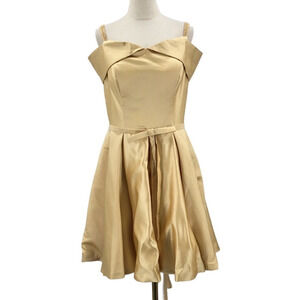 HOMECOMING 10 L gold lace up off shoulder mini party formal skater dress NEW B84